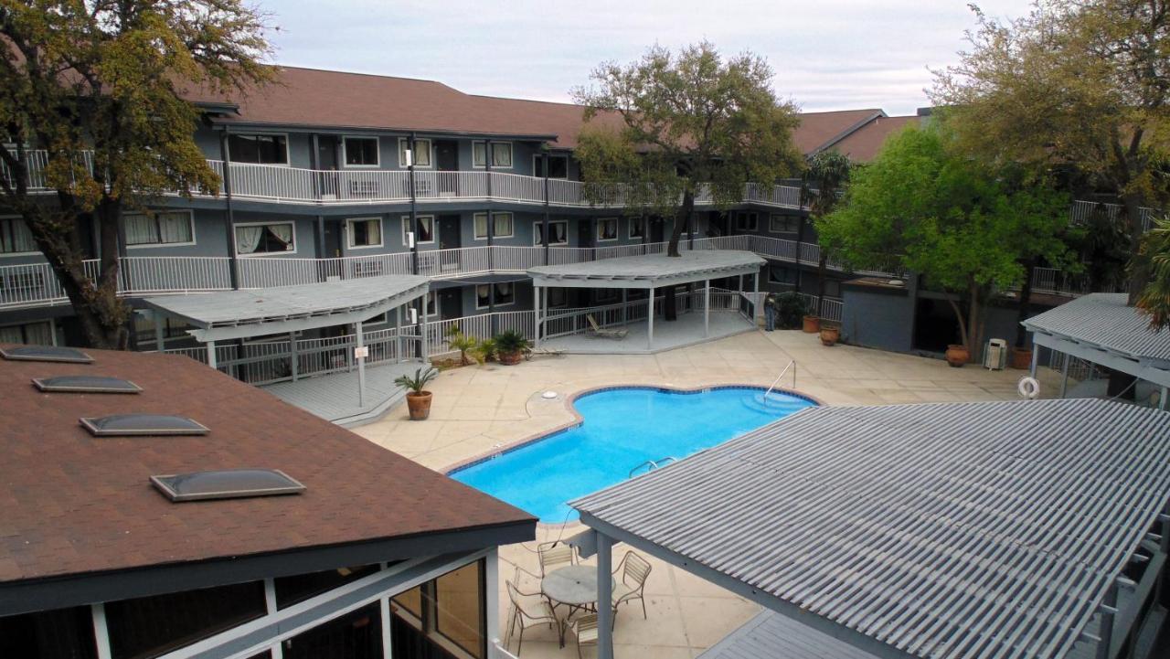 Home Suites San Antonio Esterno foto