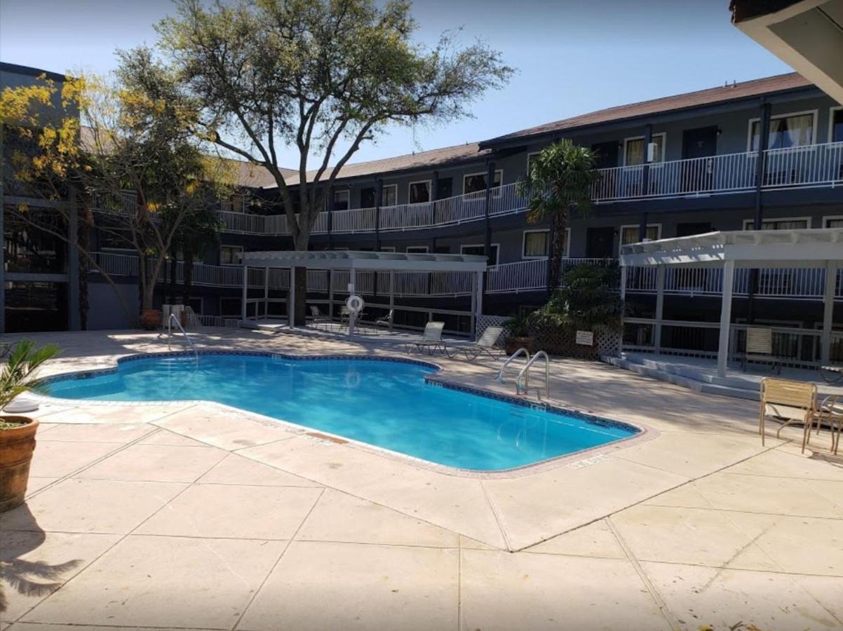 Home Suites San Antonio Esterno foto